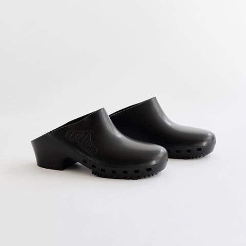 calzuro classic clogs | black